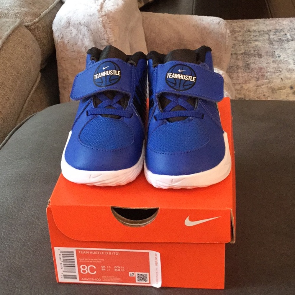 Team hustle D9 toddler shoes, NWT*****
